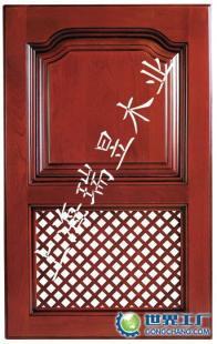 實(shí)木衣柜 品質(zhì)與美學(xué)的完美融合